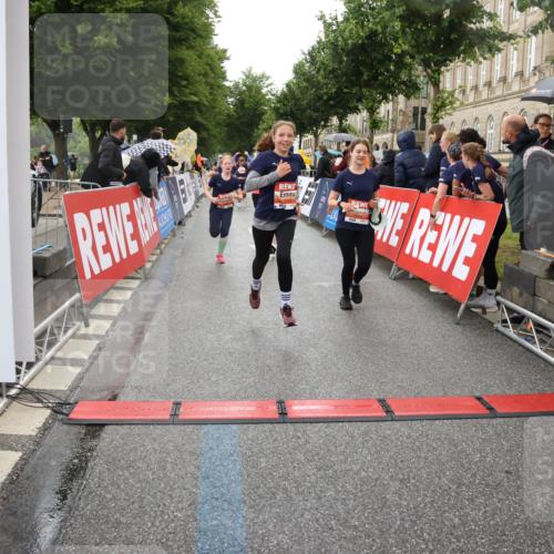 14.06.2026 - REWE Women's Run Strokosch-Dieckow http://msf.ph/oto/9775364 14.06.2026 11:07:26 Ziel 5103, 5118, 5190, 5229, 5368, 5369, 5476, 5483, 5484, 5630, 5808, 6065 meine-sportfotos.de