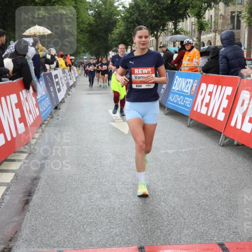 14.06.2026 - REWE Women's Run Strokosch-Dieckow http://msf.ph/oto/9775517 14.06.2026 11:07:15 Ziel 5103, 5104, 5268, 5437, 5735, 5977, 6012, 6041 meine-sportfotos.de