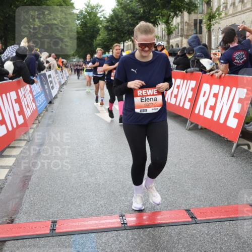 14.06.2026 - REWE Women's Run Strokosch-Dieckow http://msf.ph/oto/9775588 14.06.2026 11:07:10 Ziel 5104, 5268, 5437, 5676, 5677, 5734, 5735, 5977, 6012 meine-sportfotos.de