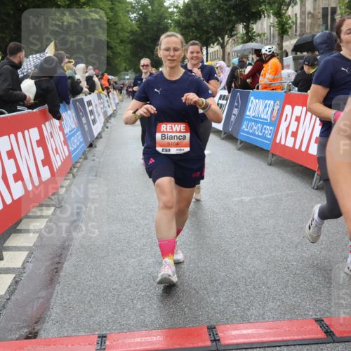 14.06.2026 - REWE Women's Run Strokosch-Dieckow http://msf.ph/oto/9775618 14.06.2026 11:07:07 Ziel 5104, 5510, 5676, 5677, 5734, 5735, 5977, 6012 meine-sportfotos.de