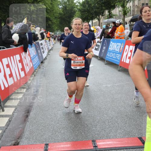 14.06.2026 - REWE Women's Run Strokosch-Dieckow http://msf.ph/oto/9775635 14.06.2026 11:07:07 Ziel 5104, 5510, 5676, 5677, 5734, 5735, 5977, 6012 meine-sportfotos.de