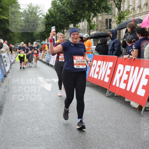 14.06.2026 - REWE Women's Run Strokosch-Dieckow http://msf.ph/oto/9775739 14.06.2026 11:07:00 Ziel 5510, 5534, 5542, 5627, 5677, 5723, 5816, 5856 meine-sportfotos.de