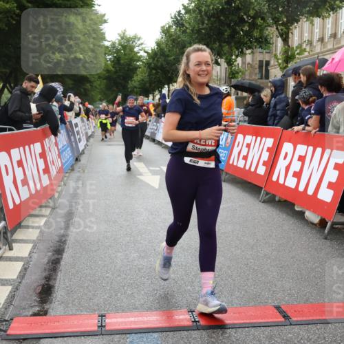 14.06.2026 - REWE Women's Run Strokosch-Dieckow http://msf.ph/oto/9775749 14.06.2026 11:06:58 Ziel 5347, 5510, 5534, 5542, 5627, 5677, 5723, 5816, 5856 meine-sportfotos.de