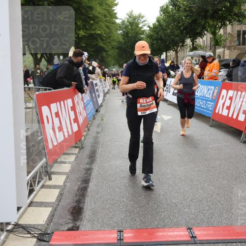 14.06.2026 - REWE Women's Run Strokosch-Dieckow http://msf.ph/oto/9775870 14.06.2026 11:06:53 Ziel 5288, 5347, 5395, 5436, 5535, 5542, 5627, 5723, 5816, 5856, 5956, 5958 meine-sportfotos.de