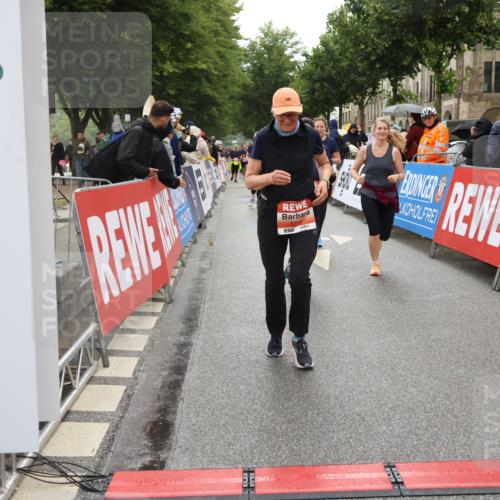 14.06.2026 - REWE Women's Run Strokosch-Dieckow http://msf.ph/oto/9775879 14.06.2026 11:06:53 Ziel 5288, 5347, 5395, 5436, 5535, 5542, 5627, 5723, 5816, 5856, 5956, 5958 meine-sportfotos.de