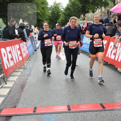 14.06.2026 - REWE Women's Run Strokosch-Dieckow http://msf.ph/oto/9775956 14.06.2026 11:06:48 Ziel 5084, 5288, 5347, 5395, 5436, 5535, 5605, 5722, 5775, 5956, 5958 meine-sportfotos.de