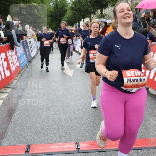 14.06.2026 - REWE Women's Run Strokosch-Dieckow http://msf.ph/oto/9775992 14.06.2026 11:06:46 Ziel 5084, 5288, 5395, 5436, 5501, 5535, 5605, 5722, 5775, 5956, 5958, 6067 meine-sportfotos.de
