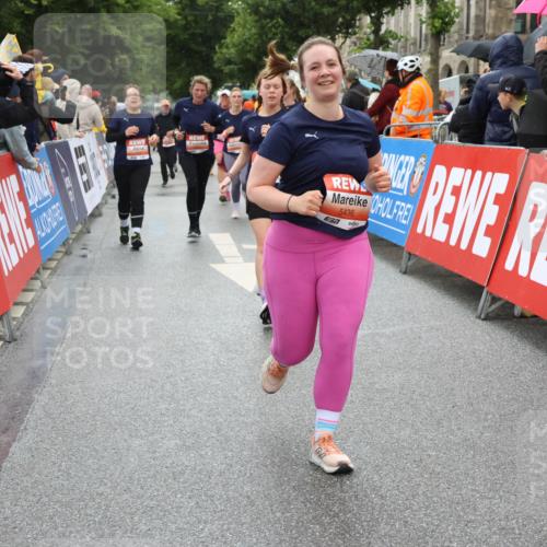 14.06.2026 - REWE Women's Run Strokosch-Dieckow http://msf.ph/oto/9776034 14.06.2026 11:06:45 Ziel 5084, 5288, 5395, 5436, 5441, 5501, 5535, 5605, 5722, 5775, 5956, 5958, 6067 meine-sportfotos.de