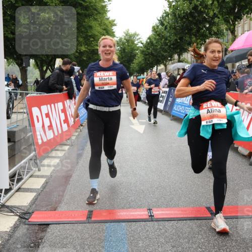 14.06.2026 - REWE Women's Run Strokosch-Dieckow http://msf.ph/oto/9776085 14.06.2026 11:06:31 Ziel 5071, 5075, 5076, 5134, 5222, 5283, 5382, 5491, 5541, 5829, 6024 meine-sportfotos.de
