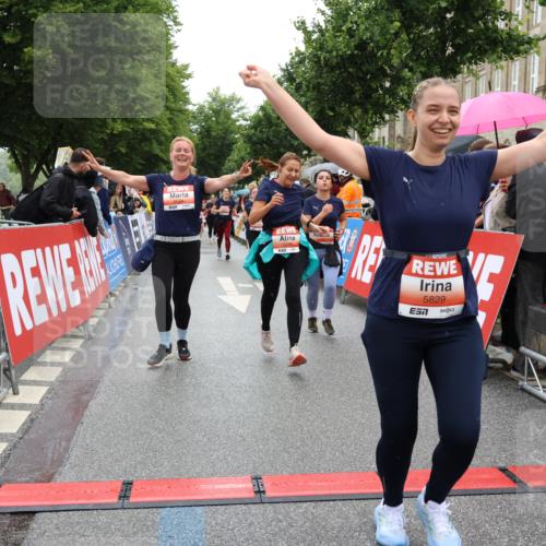 14.06.2026 - REWE Women's Run Strokosch-Dieckow http://msf.ph/oto/9776102 14.06.2026 11:06:30 Ziel 5075, 5076, 5134, 5222, 5283, 5382, 5541, 5829, 6024 meine-sportfotos.de