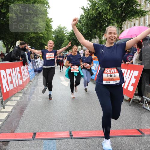 14.06.2026 - REWE Women's Run Strokosch-Dieckow http://msf.ph/oto/9776113 14.06.2026 11:06:30 Ziel 5075, 5076, 5134, 5222, 5283, 5382, 5541, 5829, 6024 meine-sportfotos.de