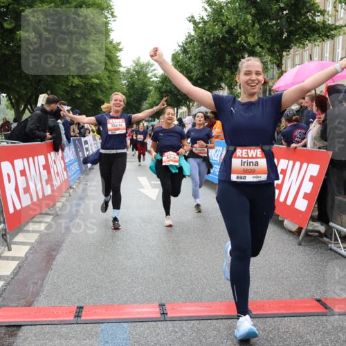 14.06.2026 - REWE Women's Run Strokosch-Dieckow http://msf.ph/oto/9776117 14.06.2026 11:06:30 Ziel 5075, 5076, 5134, 5222, 5283, 5382, 5541, 5829, 6024 meine-sportfotos.de