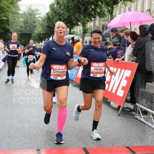 14.06.2026 - REWE Women's Run Strokosch-Dieckow http://msf.ph/oto/9776128 14.06.2026 11:06:29 Ziel 5075, 5076, 5134, 5283, 5382, 5541, 5829, 6024 meine-sportfotos.de