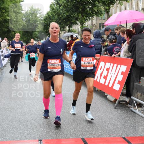 14.06.2026 - REWE Women's Run Strokosch-Dieckow http://msf.ph/oto/9776138 14.06.2026 11:06:29 Ziel 5075, 5076, 5134, 5283, 5382, 5541, 5829, 6024 meine-sportfotos.de