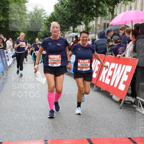 14.06.2026 - REWE Women's Run Strokosch-Dieckow http://msf.ph/oto/9776149 14.06.2026 11:06:29 Ziel 5075, 5076, 5134, 5283, 5382, 5541, 5829, 6024 meine-sportfotos.de