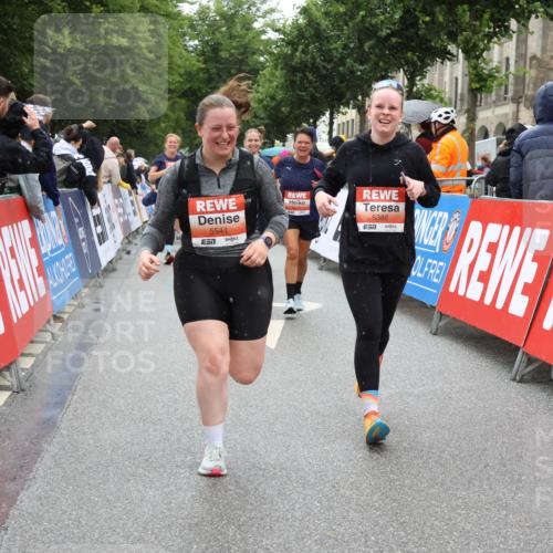 14.06.2026 - REWE Women's Run Strokosch-Dieckow http://msf.ph/oto/9776160 14.06.2026 11:06:27 Ziel 5075, 5076, 5283, 5382, 5541, 5829, 5844, 6024 meine-sportfotos.de