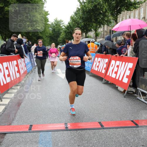 14.06.2026 - REWE Women's Run Strokosch-Dieckow http://msf.ph/oto/9776177 14.06.2026 11:06:37 Ziel 5071, 5075, 5076, 5084, 5134, 5222, 5283, 5441, 5480, 5491, 5501, 5574, 5605, 5722, 5775, 5829, 6024, 6067 meine-sportfotos.de