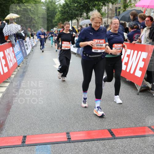 14.06.2026 - REWE Women's Run Strokosch-Dieckow http://msf.ph/oto/9776287 14.06.2026 11:06:12 Ziel 5130, 5227, 5580, 5699, 5705, 5757, 5805, 5903, 6026 meine-sportfotos.de