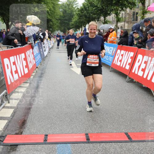14.06.2026 - REWE Women's Run Strokosch-Dieckow http://msf.ph/oto/9776311 14.06.2026 11:06:09 Ziel 5072, 5221, 5227, 5378, 5580, 5699, 5705, 5710, 5757, 5805, 5903, 5923, 6026 meine-sportfotos.de