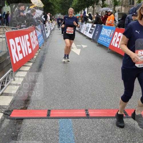 14.06.2026 - REWE Women's Run Strokosch-Dieckow http://msf.ph/oto/9776327 14.06.2026 11:06:08 Ziel 5072, 5221, 5227, 5378, 5580, 5699, 5705, 5710, 5805, 5881, 5903, 5923 meine-sportfotos.de