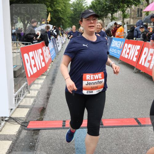 14.06.2026 - REWE Women's Run Strokosch-Dieckow http://msf.ph/oto/9776337 14.06.2026 11:06:07 Ziel 5072, 5221, 5227, 5378, 5580, 5699, 5705, 5710, 5805, 5881, 5903, 5923 meine-sportfotos.de