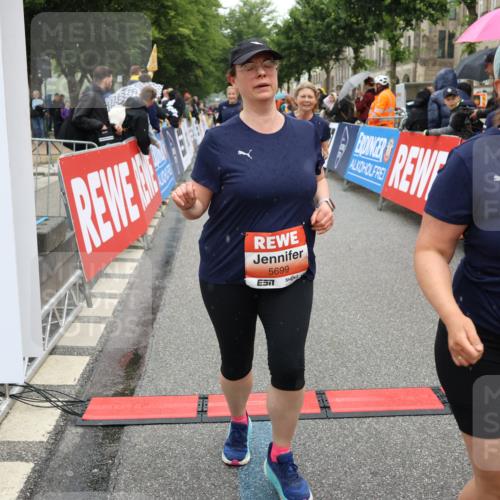 14.06.2026 - REWE Women's Run Strokosch-Dieckow http://msf.ph/oto/9776347 14.06.2026 11:06:07 Ziel 5072, 5221, 5227, 5378, 5580, 5699, 5705, 5710, 5805, 5881, 5903, 5923 meine-sportfotos.de