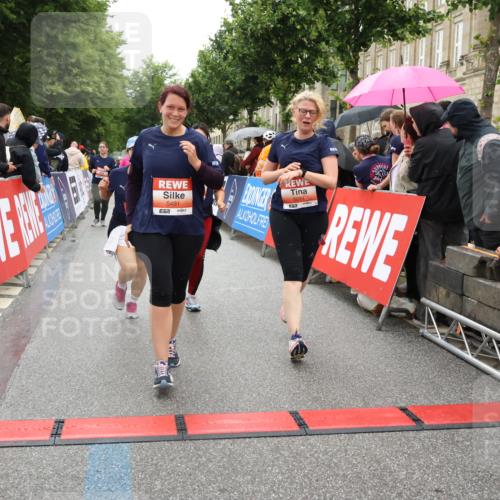 14.06.2026 - REWE Women's Run Strokosch-Dieckow http://msf.ph/oto/9776401 14.06.2026 11:06:35 Ziel 5071, 5075, 5076, 5134, 5222, 5283, 5382, 5441, 5480, 5491, 5501, 5541, 5574, 5829, 6024, 6067 meine-sportfotos.de