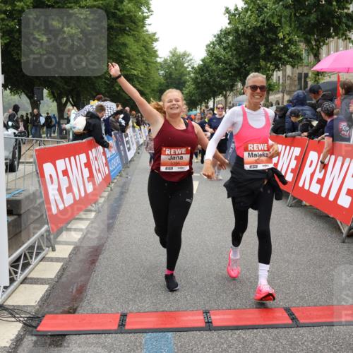 14.06.2026 - REWE Women's Run Strokosch-Dieckow http://msf.ph/oto/9776444 14.06.2026 11:05:58 Ziel 5072, 5149, 5200, 5339, 5354, 5378, 5517, 5710, 5834, 5881, 5887, 5923, 5962 meine-sportfotos.de