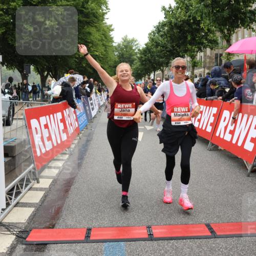 14.06.2026 - REWE Women's Run Strokosch-Dieckow http://msf.ph/oto/9776449 14.06.2026 11:05:58 Ziel 5072, 5149, 5200, 5339, 5354, 5378, 5517, 5710, 5834, 5881, 5887, 5923, 5962 meine-sportfotos.de