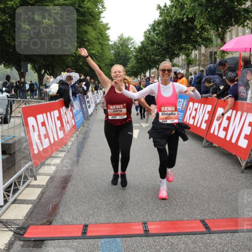 14.06.2026 - REWE Women's Run Strokosch-Dieckow http://msf.ph/oto/9776461 14.06.2026 11:05:58 Ziel 5072, 5149, 5200, 5339, 5354, 5378, 5517, 5710, 5834, 5881, 5887, 5923, 5962 meine-sportfotos.de