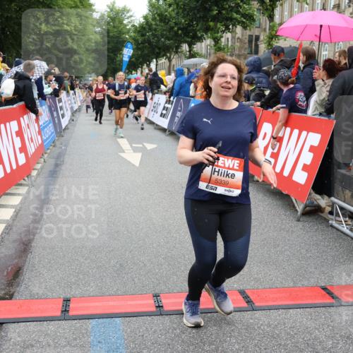 14.06.2026 - REWE Women's Run Strokosch-Dieckow http://msf.ph/oto/9776499 14.06.2026 11:05:52 Ziel 5169, 5312, 5339, 5416, 5470, 5517, 5524, 5620, 5646, 5772, 5833, 5834, 5887, 5897, 5962, 6032 meine-sportfotos.de