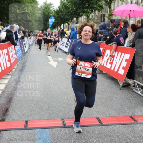 14.06.2026 - REWE Women's Run Strokosch-Dieckow http://msf.ph/oto/9776505 14.06.2026 11:05:52 Ziel 5169, 5312, 5339, 5416, 5470, 5517, 5524, 5620, 5646, 5772, 5833, 5834, 5887, 5897, 5962, 6032 meine-sportfotos.de