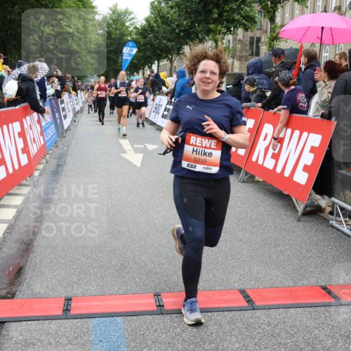 14.06.2026 - REWE Women's Run Strokosch-Dieckow http://msf.ph/oto/9776510 14.06.2026 11:05:52 Ziel 5169, 5312, 5339, 5416, 5470, 5517, 5524, 5620, 5646, 5772, 5833, 5834, 5887, 5897, 5962, 6032 meine-sportfotos.de