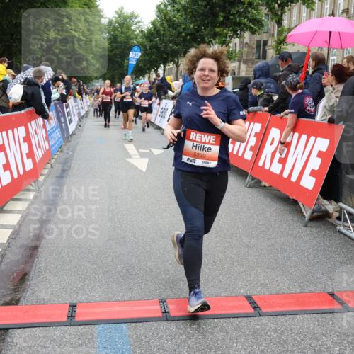 14.06.2026 - REWE Women's Run Strokosch-Dieckow http://msf.ph/oto/9776517 14.06.2026 11:05:52 Ziel 5169, 5312, 5339, 5416, 5470, 5517, 5524, 5620, 5646, 5772, 5833, 5834, 5887, 5897, 5962, 6032 meine-sportfotos.de