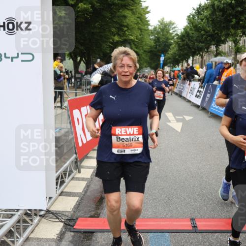 14.06.2026 - REWE Women's Run Strokosch-Dieckow http://msf.ph/oto/9776521 14.06.2026 11:05:50 Ziel 5169, 5312, 5339, 5416, 5447, 5470, 5524, 5620, 5621, 5646, 5772, 5791, 5833, 5834, 5849, 5897, 6032 meine-sportfotos.de