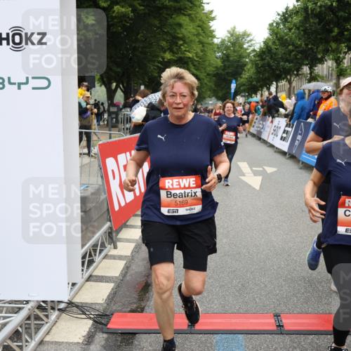14.06.2026 - REWE Women's Run Strokosch-Dieckow http://msf.ph/oto/9776527 14.06.2026 11:05:49 Ziel 5169, 5312, 5339, 5416, 5447, 5470, 5524, 5620, 5621, 5646, 5765, 5772, 5791, 5833, 5834, 5849, 5897, 6010, 6032 meine-sportfotos.de