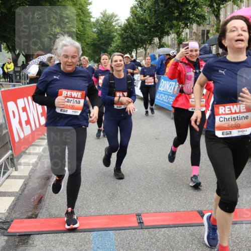 14.06.2026 - REWE Women's Run Strokosch-Dieckow http://msf.ph/oto/9776555 14.06.2026 11:05:47 Ziel 5078, 5169, 5178, 5312, 5416, 5447, 5470, 5524, 5620, 5621, 5646, 5765, 5772, 5791, 5833, 5834, 5849, 5888, 5897, 6010, 6032 meine-sportfotos.de