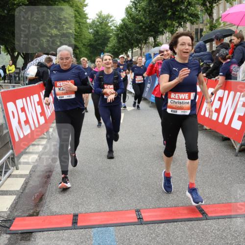 14.06.2026 - REWE Women's Run Strokosch-Dieckow http://msf.ph/oto/9776588 14.06.2026 11:05:46 Ziel 5078, 5156, 5169, 5178, 5210, 5312, 5416, 5447, 5470, 5524, 5620, 5621, 5646, 5765, 5772, 5791, 5833, 5834, 5849, 5888, 5897, 5939, 6010, 6032 meine-sportfotos.de