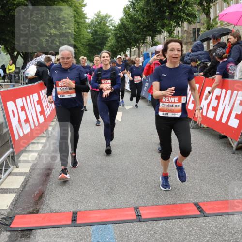 14.06.2026 - REWE Women's Run Strokosch-Dieckow http://msf.ph/oto/9776593 14.06.2026 11:05:46 Ziel 5078, 5156, 5169, 5178, 5210, 5312, 5416, 5447, 5470, 5524, 5620, 5621, 5646, 5765, 5772, 5791, 5833, 5834, 5849, 5888, 5897, 5939, 6010, 6032 meine-sportfotos.de