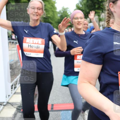 14.06.2026 - REWE Women's Run Strokosch-Dieckow http://msf.ph/oto/9776601 14.06.2026 11:05:44 Ziel 5078, 5156, 5178, 5210, 5312, 5416, 5447, 5470, 5524, 5620, 5621, 5626, 5646, 5765, 5772, 5791, 5849, 5888, 5939, 6010, 6032 meine-sportfotos.de