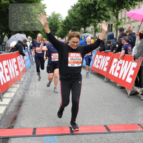 14.06.2026 - REWE Women's Run Strokosch-Dieckow http://msf.ph/oto/9776644 14.06.2026 11:05:42 Ziel 5078, 5156, 5174, 5178, 5210, 5312, 5447, 5524, 5620, 5621, 5626, 5765, 5791, 5849, 5888, 5939, 6010, 6032 meine-sportfotos.de