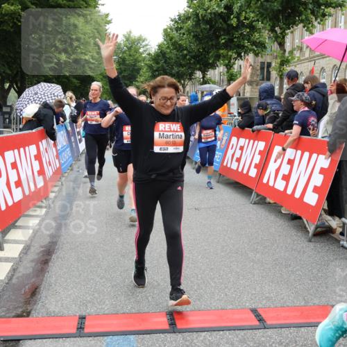 14.06.2026 - REWE Women's Run Strokosch-Dieckow http://msf.ph/oto/9776654 14.06.2026 11:05:42 Ziel 5078, 5156, 5174, 5178, 5210, 5312, 5447, 5524, 5620, 5621, 5626, 5765, 5791, 5849, 5888, 5939, 6010, 6032 meine-sportfotos.de