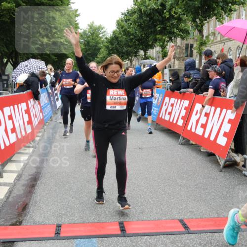 14.06.2026 - REWE Women's Run Strokosch-Dieckow http://msf.ph/oto/9776660 14.06.2026 11:05:42 Ziel 5078, 5156, 5174, 5178, 5210, 5312, 5447, 5524, 5620, 5621, 5626, 5765, 5791, 5849, 5888, 5939, 6010, 6032 meine-sportfotos.de
