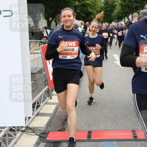 14.06.2026 - REWE Women's Run Strokosch-Dieckow http://msf.ph/oto/9776691 14.06.2026 11:05:39 Ziel 5078, 5138, 5156, 5174, 5177, 5178, 5198, 5210, 5237, 5447, 5592, 5621, 5626, 5765, 5791, 5849, 5888, 5939, 6010 meine-sportfotos.de