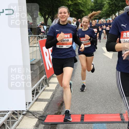 14.06.2026 - REWE Women's Run Strokosch-Dieckow http://msf.ph/oto/9776696 14.06.2026 11:05:39 Ziel 5078, 5138, 5156, 5174, 5177, 5178, 5198, 5210, 5237, 5447, 5592, 5621, 5626, 5765, 5791, 5849, 5888, 5939, 6010 meine-sportfotos.de