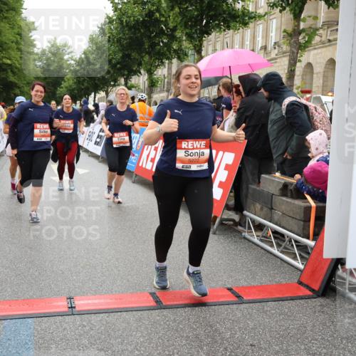 14.06.2026 - REWE Women's Run Strokosch-Dieckow http://msf.ph/oto/9776707 14.06.2026 11:06:34 Ziel 5071, 5075, 5076, 5134, 5222, 5283, 5382, 5441, 5480, 5491, 5541, 5574, 5829, 6024 meine-sportfotos.de
