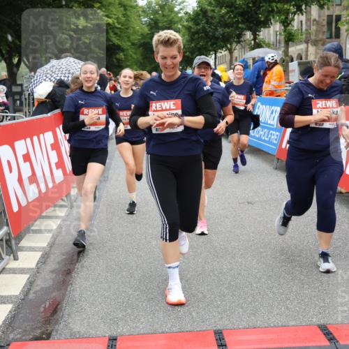 14.06.2026 - REWE Women's Run Strokosch-Dieckow http://msf.ph/oto/9776713 14.06.2026 11:05:38 Ziel 5078, 5138, 5156, 5174, 5177, 5178, 5198, 5210, 5237, 5592, 5626, 5765, 5888, 5939, 6010 meine-sportfotos.de