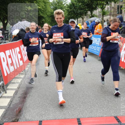 14.06.2026 - REWE Women's Run Strokosch-Dieckow http://msf.ph/oto/9776718 14.06.2026 11:05:38 Ziel 5078, 5138, 5156, 5174, 5177, 5178, 5198, 5210, 5237, 5592, 5626, 5765, 5888, 5939, 6010 meine-sportfotos.de