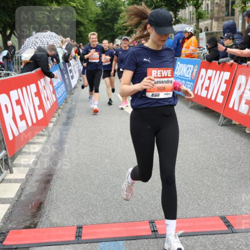 14.06.2026 - REWE Women's Run Strokosch-Dieckow http://msf.ph/oto/9776738 14.06.2026 11:05:36 Ziel 5078, 5138, 5156, 5174, 5177, 5178, 5198, 5210, 5237, 5539, 5592, 5626, 5888, 5939, 5967, 6013 meine-sportfotos.de