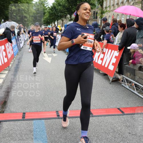 14.06.2026 - REWE Women's Run Strokosch-Dieckow http://msf.ph/oto/9776753 14.06.2026 11:05:35 Ziel 5138, 5156, 5174, 5177, 5178, 5198, 5210, 5214, 5237, 5295, 5539, 5592, 5626, 5888, 5939, 5967, 6013 meine-sportfotos.de